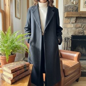 Vintage men’s dark charcoal trench coat. 100% wool coat.